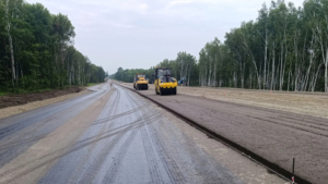 На участке аэропортовской трассы в Благовещенске начали укладывать особое основание - gtrkamur.ru