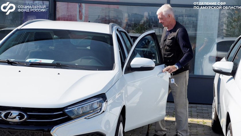 Амурчане с инвалидностью получили машины на «автомате» - gtrkamur.ru