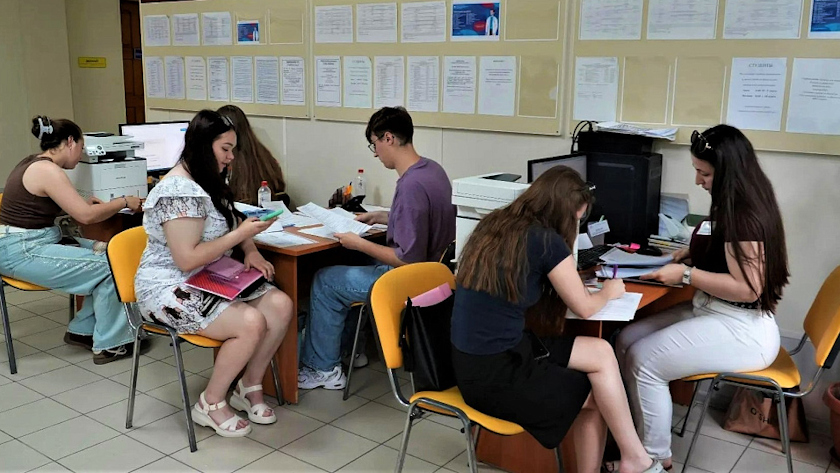 Около 4 тысяч абитуриентов уже подали заявления в амурские медицинские колледжи и академию - gtrkamur.ru