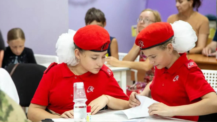 Белые тюльпаны и свечи: в Благовещенске прошла акция памяти - gtrkamur.ru