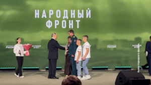 Владимир Путин наградил семью Пожярскас из Амурской области за помощь фронту на премии «Всё для Победы!» - gtrkamur.ru