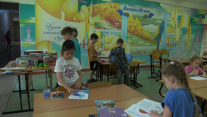 Веселиться, узнавать новое и дружить: как школьники Благовещенска проводят каникулы с пользой - gtrkamur.ru