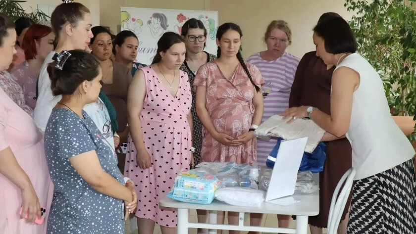 В Благовещенске беременным вручают «Свидетельство о зарождении нового человека» - gtrkamur.ru