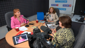 Наш подкаст: экскурсоводы Елена Каменская и Алена Сидоренко про авторские экскурсии по областному центру - gtrkamur.ru