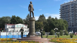 В Благовещенске почтили память основателя города — графа Муравьева-Амурского - gtrkamur.ru