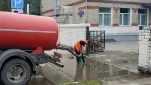 Последствия ливня в Благовещенске: за ночь откачали 60 тысяч литров воды - gtrkamur.ru