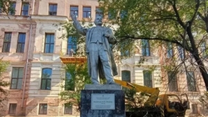 В Благовещенске приведут в порядок памятник Ленину у педуниверситета - gtrkamur.ru