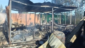 В Селемджинском районе пожарные спасли от огня имущество строительной компании - gtrkamur.ru