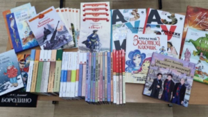 50 книг в подарок получила школьная библиотека Могота - gtrkamur.ru