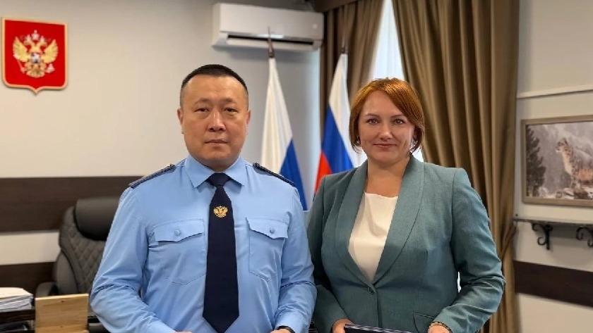 Прокуратура и детский омбудсмен Приамурья подписали соглашение о совместной защите прав несовершеннолетних - gtrkamur.ru