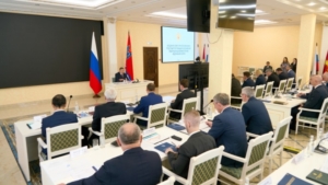 Юрий Трутнев указал на риски срыва нацпроектов в ДФО и предложил менять систему выбора подрядчиков - gtrkamur.ru