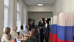 «Покажем единство»: Василий Орлов проголосовал на выборах - gtrkamur.ru
