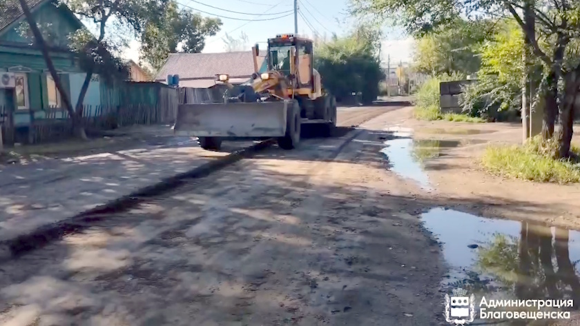 В Благовещенске каждую неделю приводят в порядок около 30 км грунтовых дорог - gtrkamur.ru