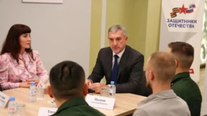 Губернатор встретился с ветеранами СВО: соцконтракты, новые профессии и спорт - gtrkamur.ru
