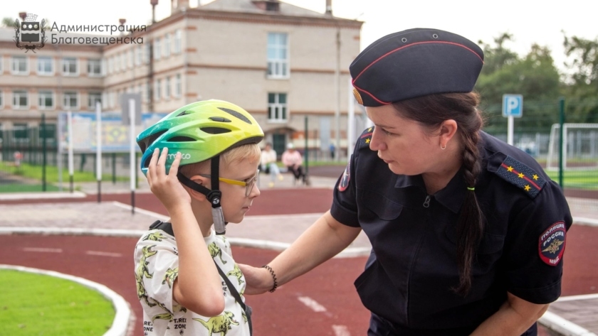 В двух школах Благовещенска на постоянной основе учат безопасному поведению на дорогах - gtrkamur.ru