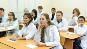 Рекордный целевой набор в Амурскую медакадемию: почти 140 будущих врачей поедут работать в районы - gtrkamur.ru