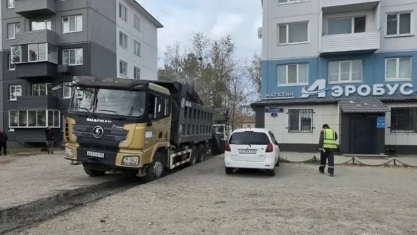 Асфальт добрался до посёлка Аэропорт – начался ремонт проездов - gtrkamur.ru