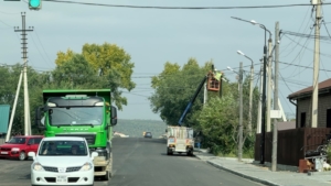Белогорск меняет въезд и улицы: новые фонари, асфальт и опоры освещения - gtrkamur.ru