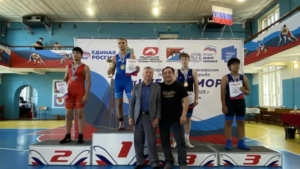 Три золота, три серебра и пять бронзовых наград: амурские борцы соревновались на «Кубке у моря» - gtrkamur.ru