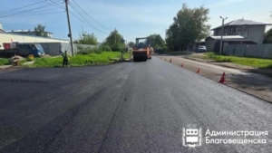 В Благовещенске ямочный ремонт охватил 85 тысяч «квадратов» асфальта - gtrkamur.ru