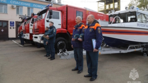 Новые пожарные машины и катер пополнили автопарк МЧС Приамурья - gtrkamur.ru