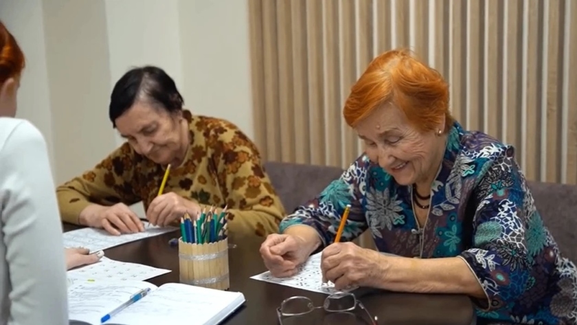 Василий Орлов поздравил амурских ветеранов с Международным днём пожилых людей - gtrkamur.ru
