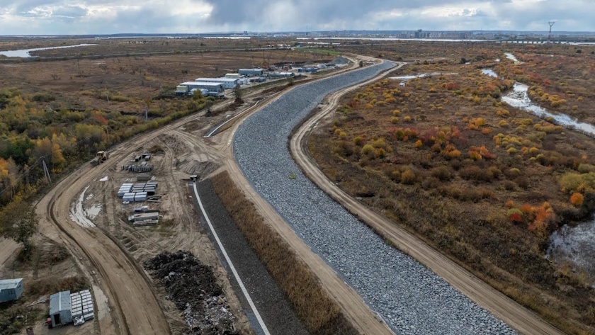 Во Владимировке продолжают укреплять будущую дамбу - gtrkamur.ru