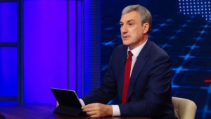 ЖКХ, дороги и новые объекты: о чем говорили на прямой линии губернатора Приамурья - gtrkamur.ru