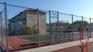 В Прогрессе открыли новые дворы с площадками для детей и спортсменов - gtrkamur.ru