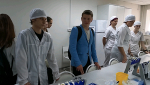 День открытых дверей в медицинском колледже Благовещенска объединил школьников со всей области - gtrkamur.ru