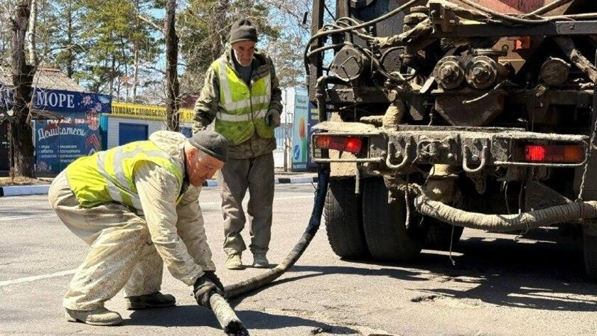 В Белогорске ямочным ремонтом восстановили почти 4,7 тысячи квадратных метров дорог - gtrkamur.ru